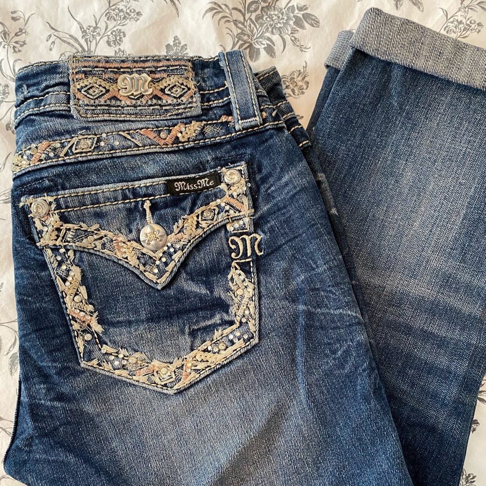 MissMe Signature Crop Capris